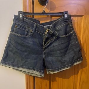 Levi’s Denizen modern shorts